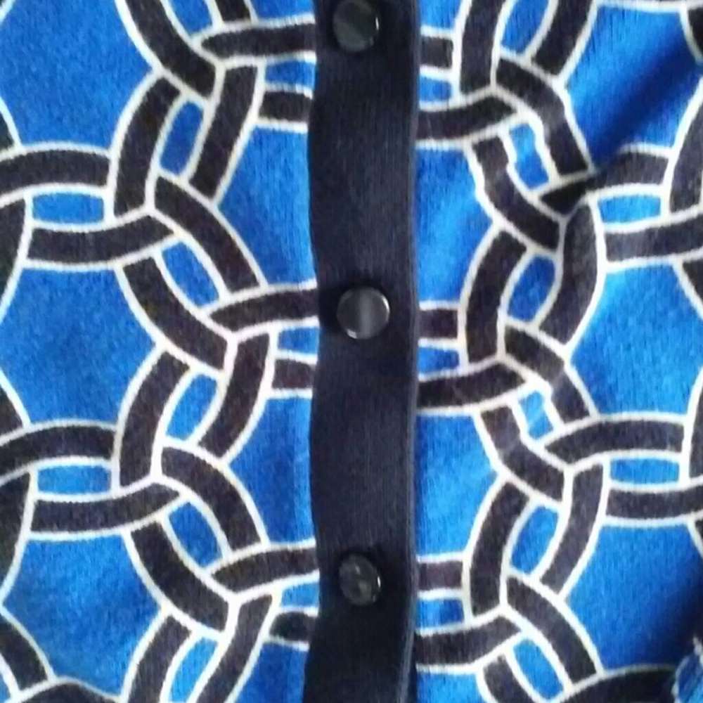❤Host Pick❤ Crown & Ivy Geometric Cardigan - Picture 3 of 8
